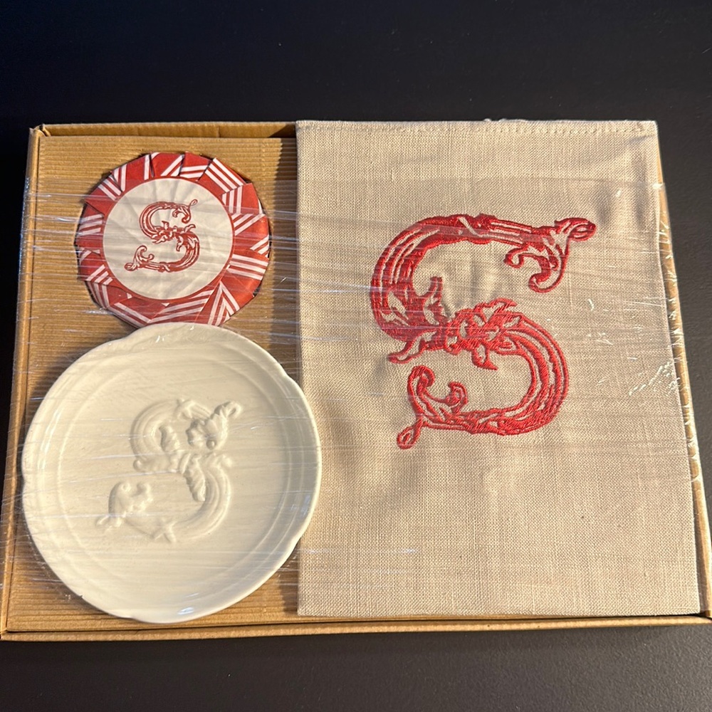 Mudpie Towel and Soap Dish Set